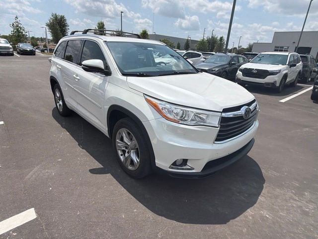 2015 Toyota Highlander's photo