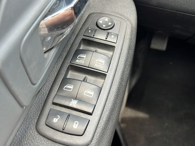 2024 RAM Ram 1500 Classic SLT - Photo 18