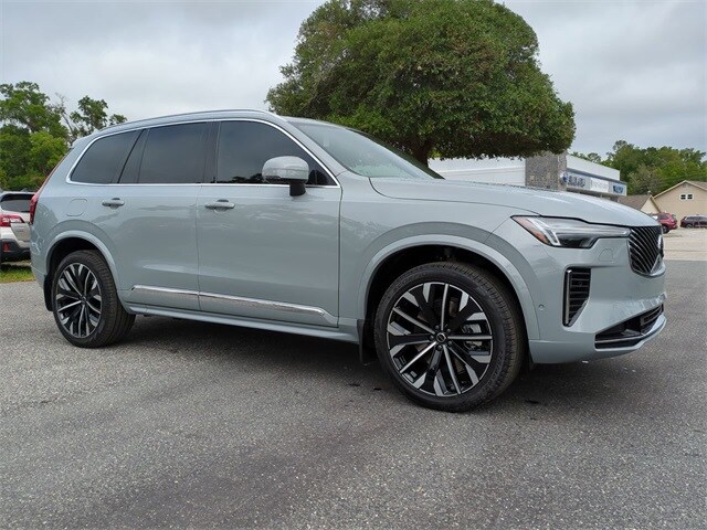 2025 Volvo XC90 T8 Plus photo 2