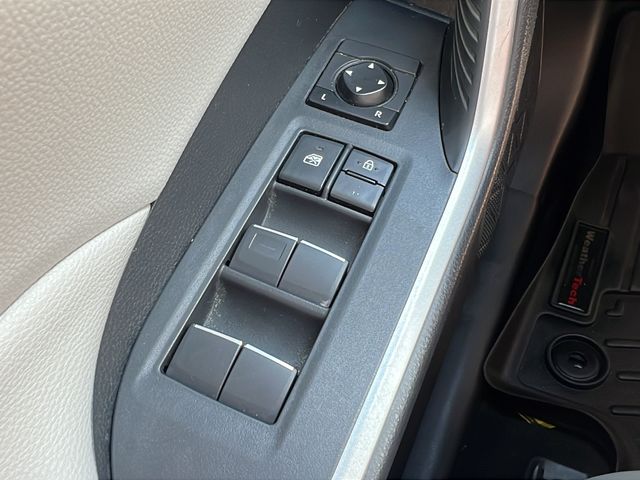 2019 Toyota RAV4 XLE Premium - Photo 23