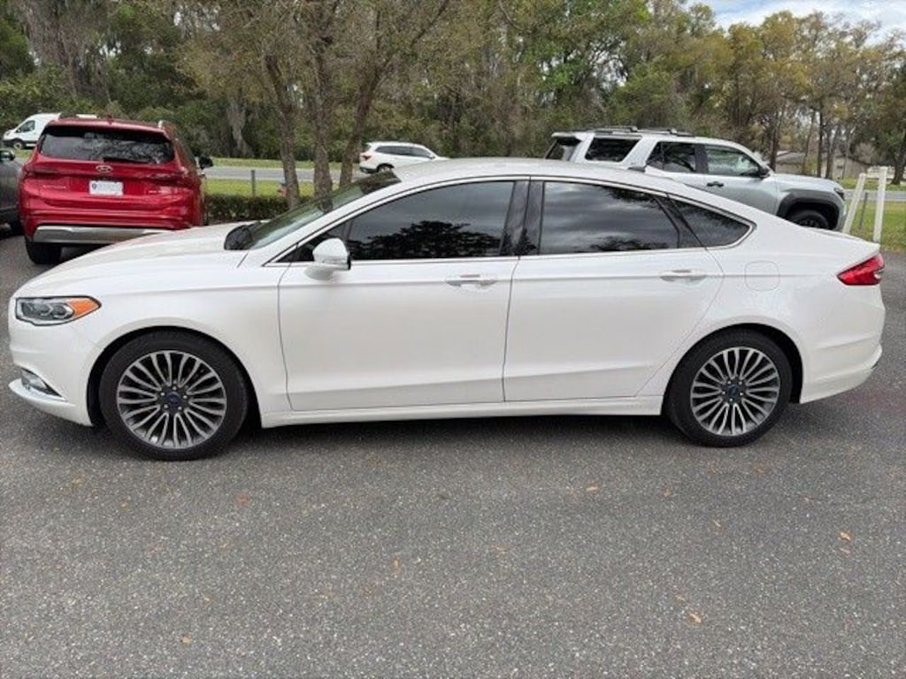 Used 2017 Ford Fusion SE Sedan