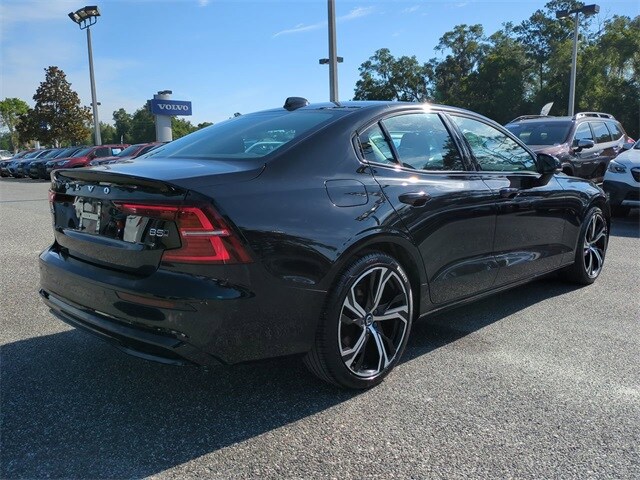 2024 Volvo S60 B5 Plus photo 4