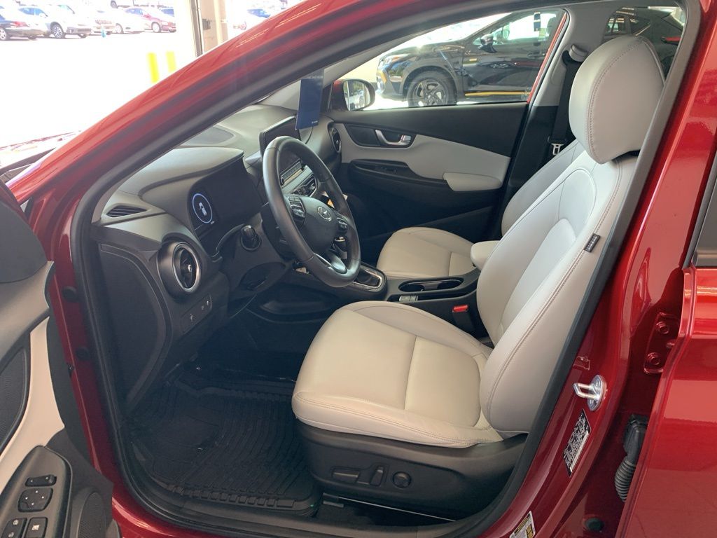 2023 Hyundai Kona Limited photo 3