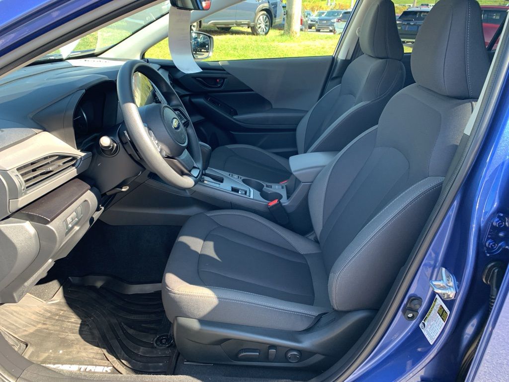 2025 Subaru Crosstrek Premium photo 2