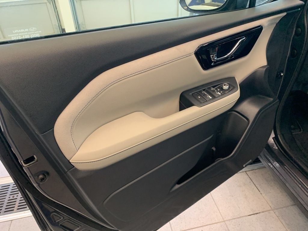 New 2025 Subaru Forester Limited SUV