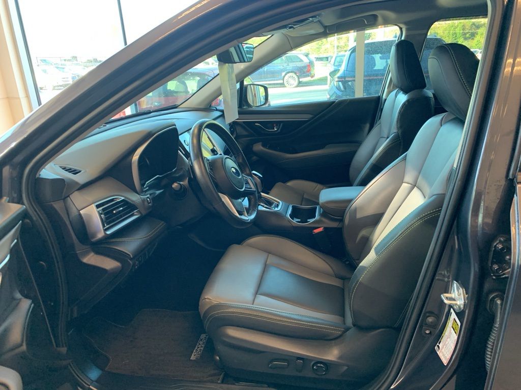 2023 Subaru Outback Onyx Edition photo 2