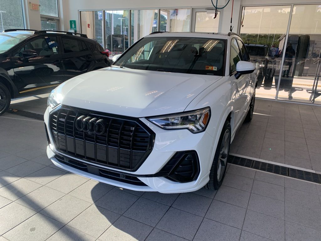 2023 Audi Q3 Premium Plus S line photo 2