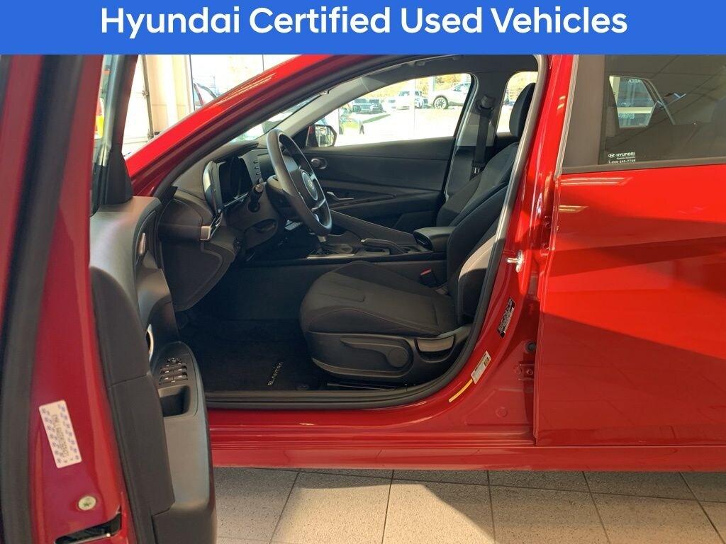 Certified 2022 Hyundai Elantra SE Sedan