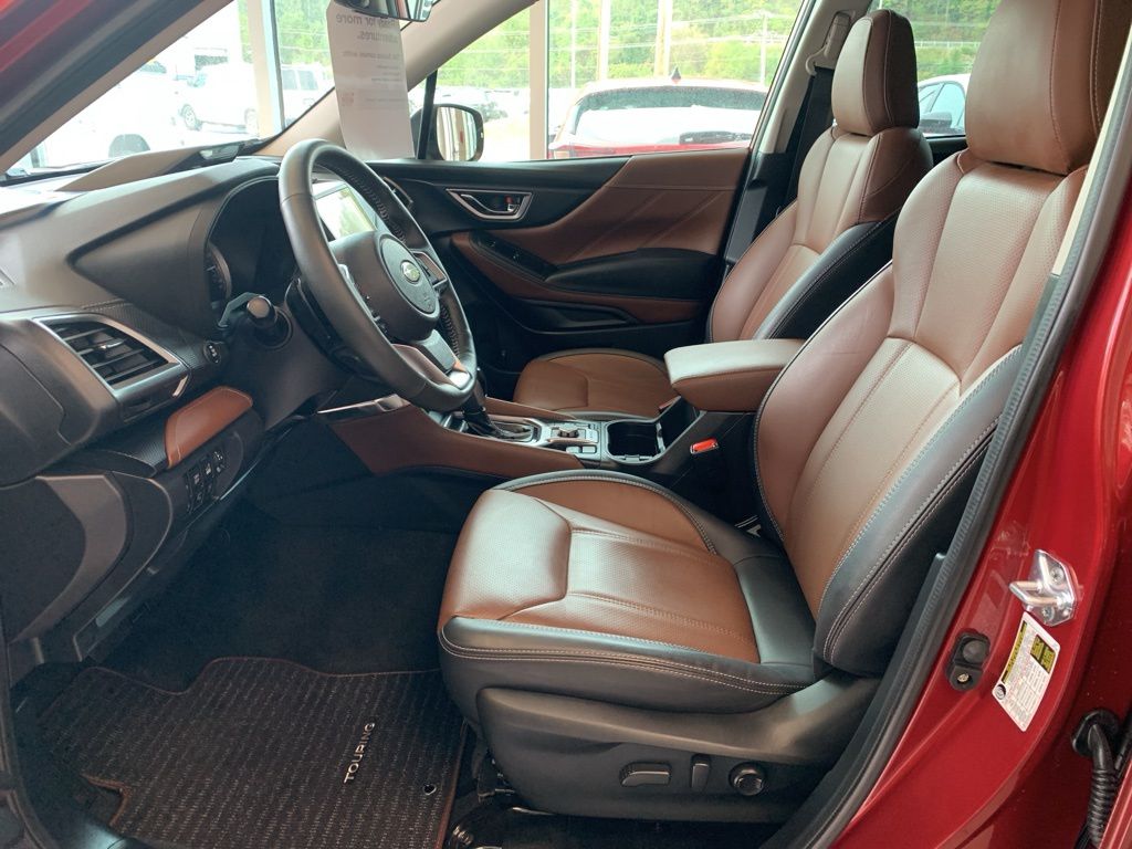 2023 Subaru Forester Touring photo 3