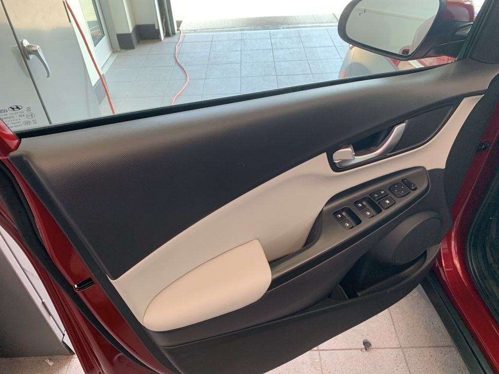 2023 Hyundai Kona Limited photo 4