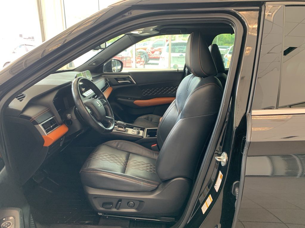 2022 Mitsubishi Outlander SEL GT photo 2