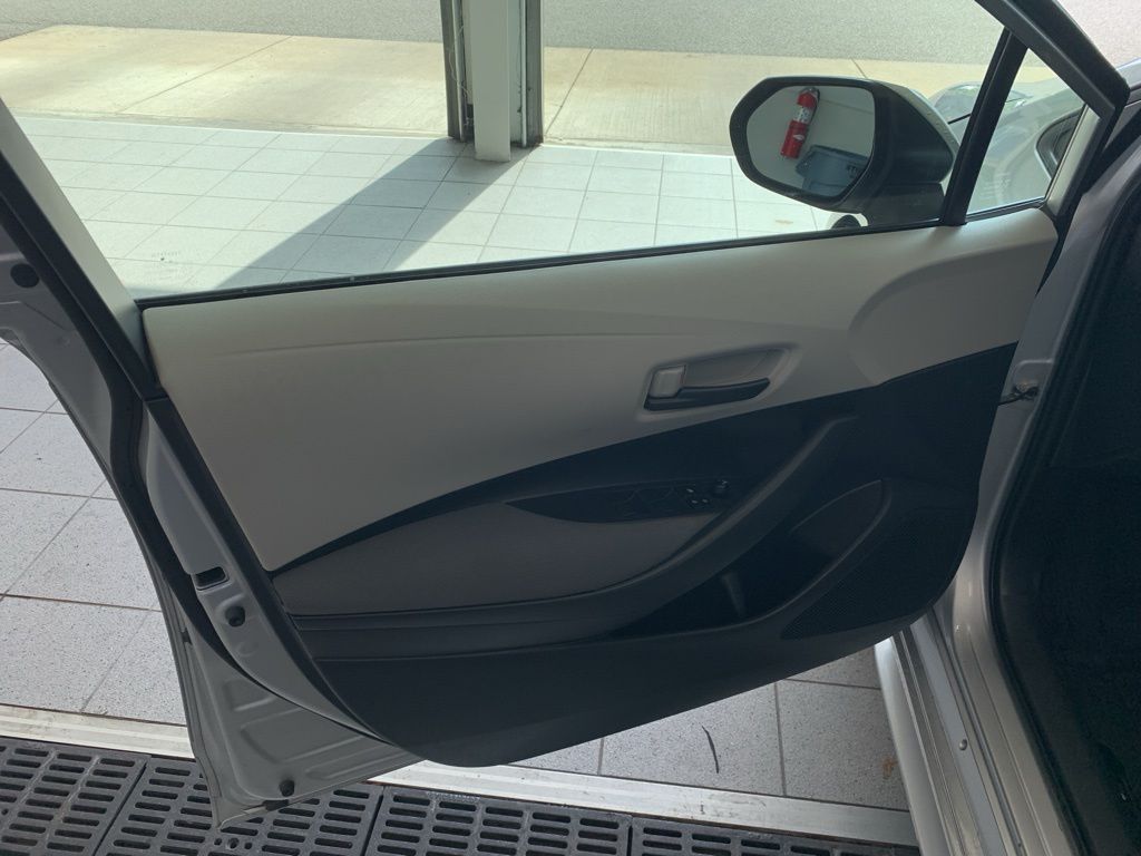 2022 Toyota Corolla LE photo 4