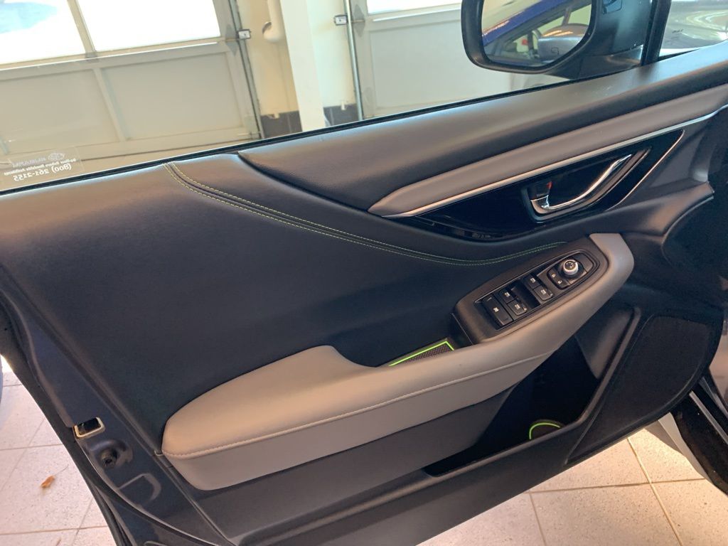 2023 Subaru Outback Onyx Edition photo 3