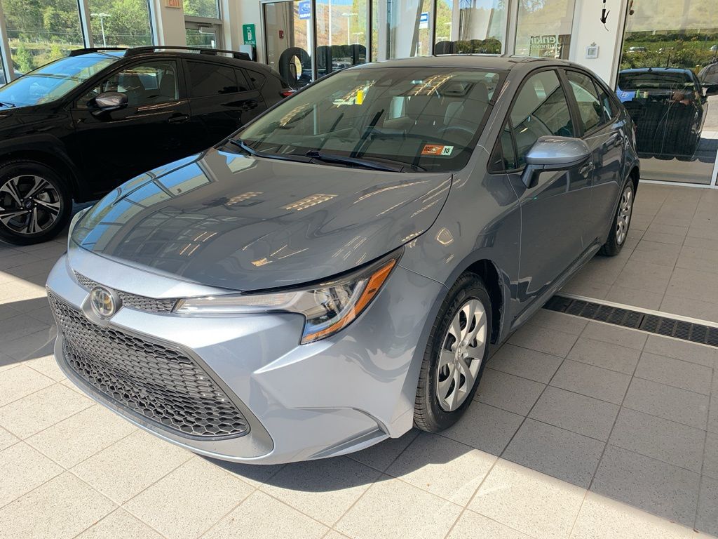 2021 Toyota Corolla LE photo 2