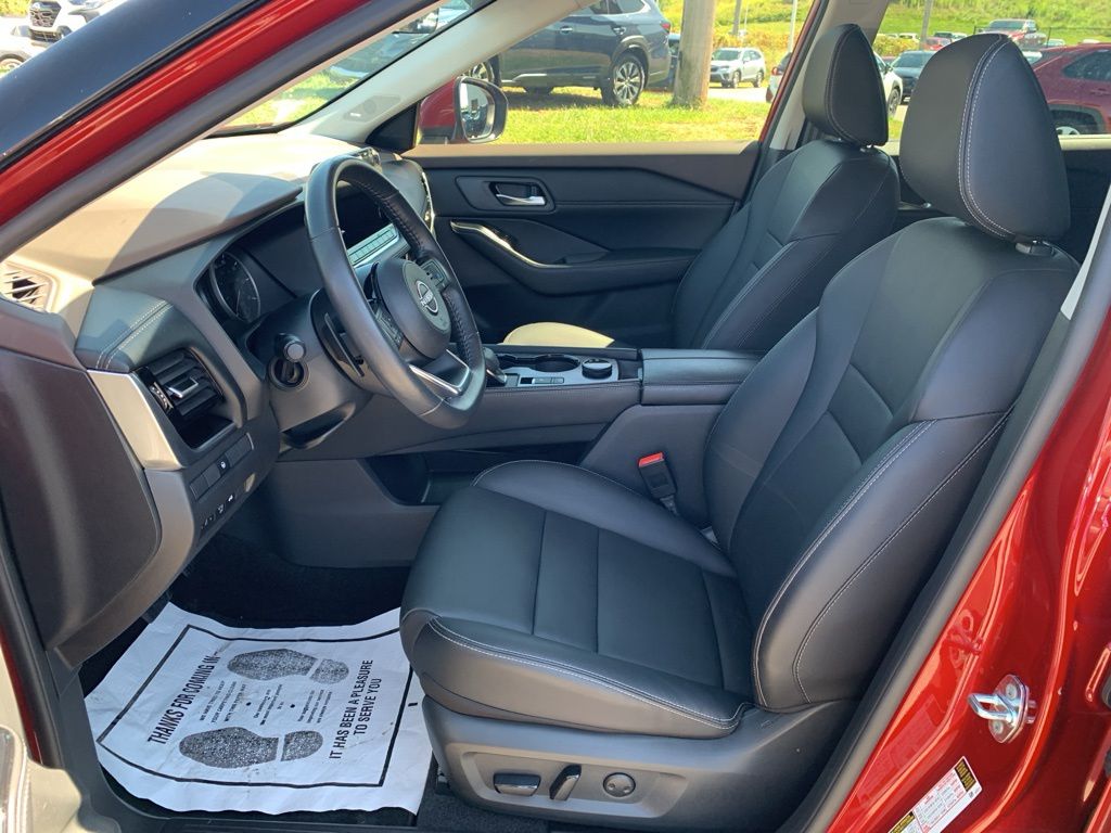 2023 Nissan Rogue SL photo 3