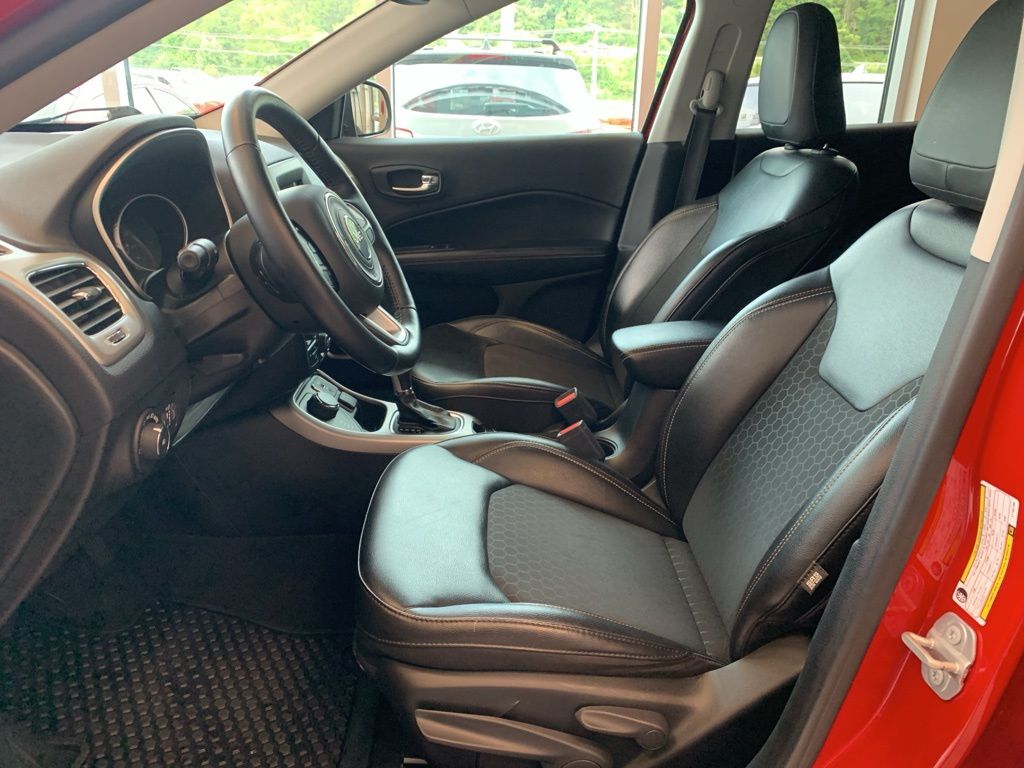 2020 Jeep Compass Latitude photo 3