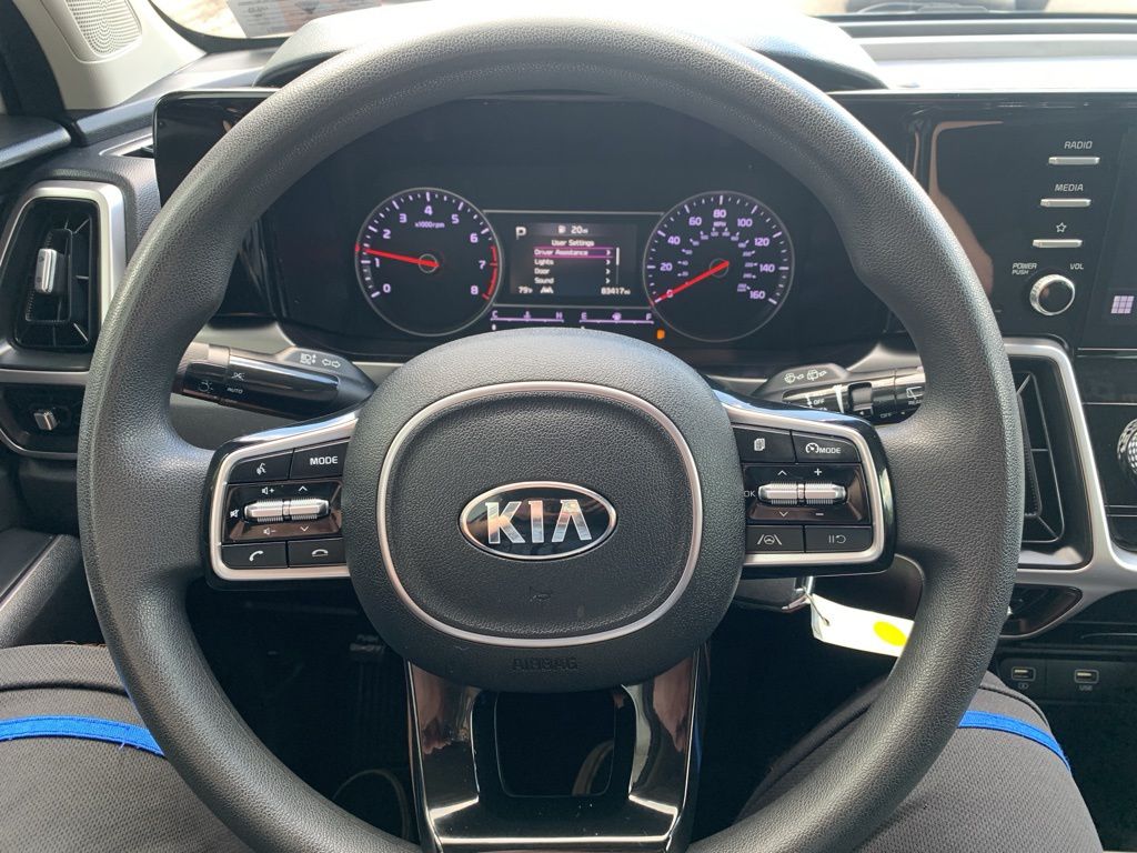 2021 Kia Sorento LX photo 3
