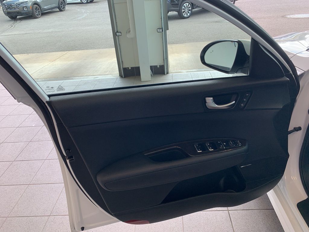 2018 Kia Optima EX photo 4