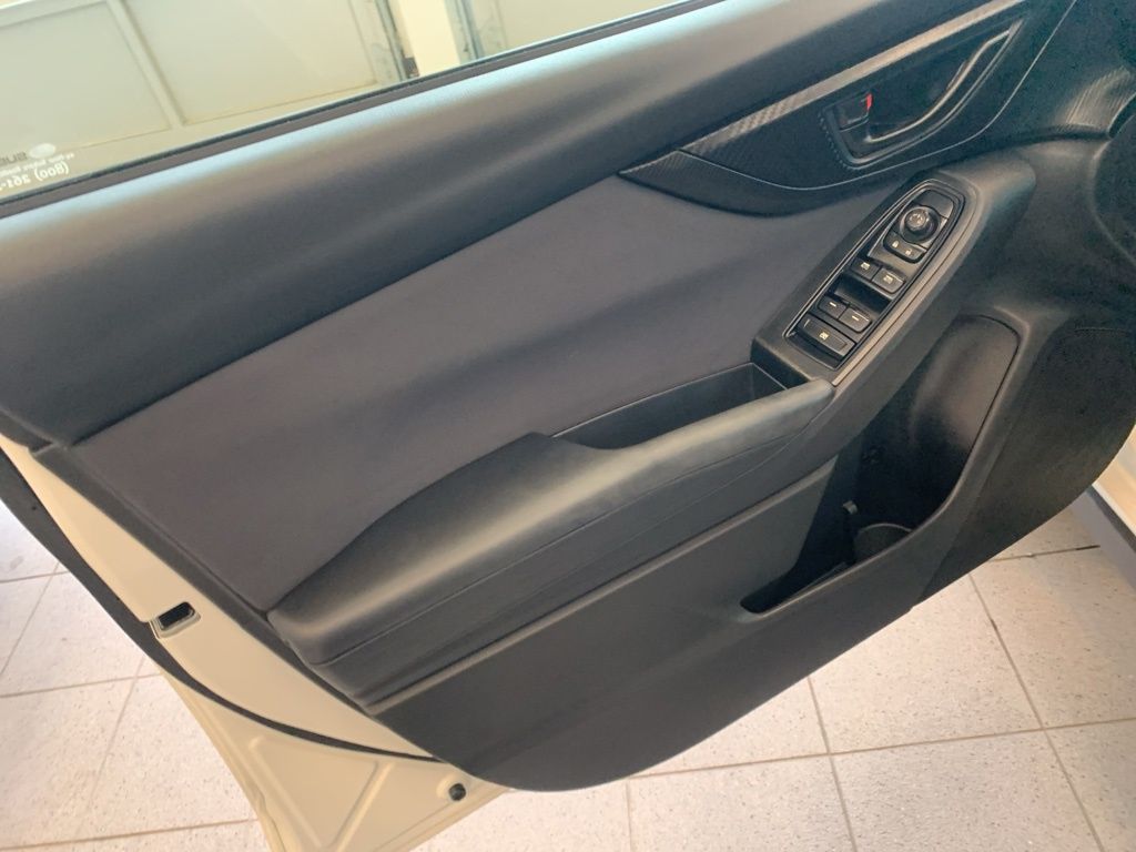 2019 Subaru Crosstrek 2.0i Premium photo 4