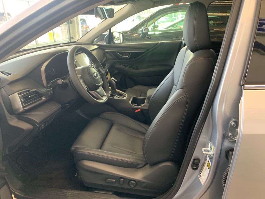 2025 Subaru Outback Touring XT photo 3