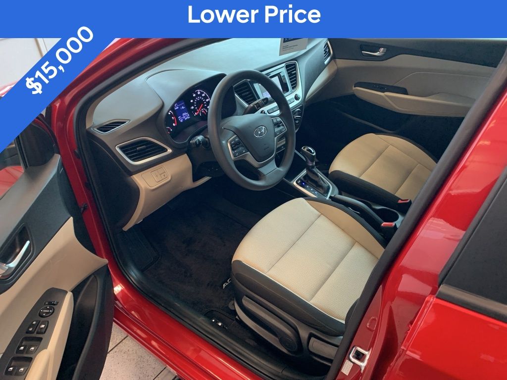 2022 Hyundai Accent SE photo 3