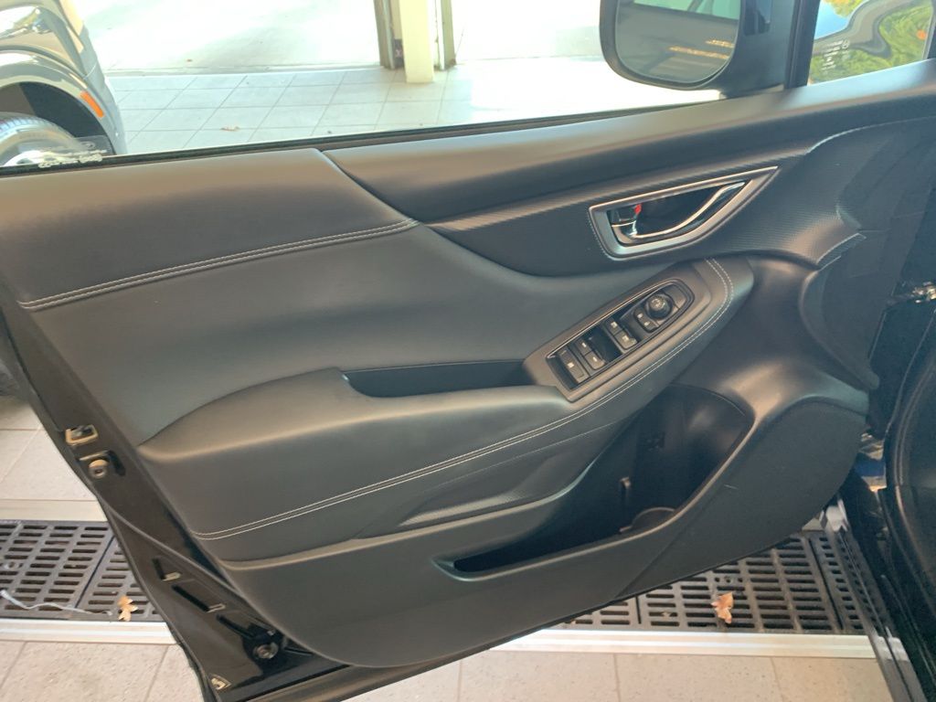 2021 Subaru Forester Premium photo 4