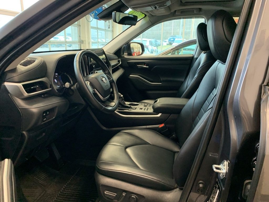 Used 2024 Toyota Highlander XLE SUV