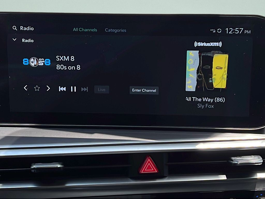 2025 Kia Sorento LX - Photo 17