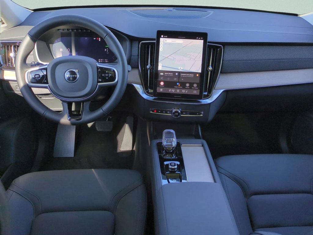 2026 Volvo XC90 Plus - Photo 11