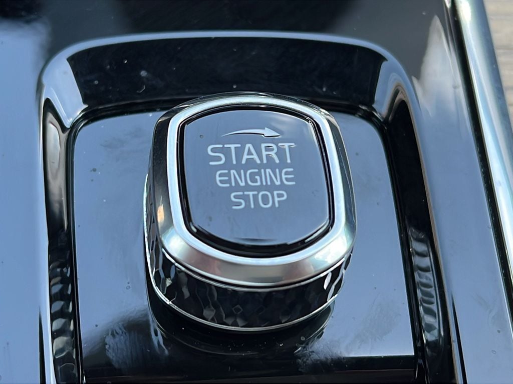 2026 Volvo XC60 Core - Photo 28