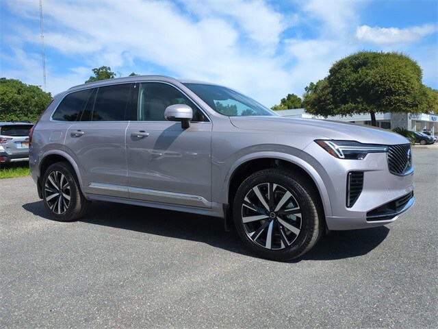 2026 Volvo XC90 B5 Core photo 2
