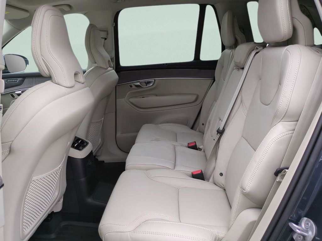 2026 Volvo XC90 Ultra - Photo 11