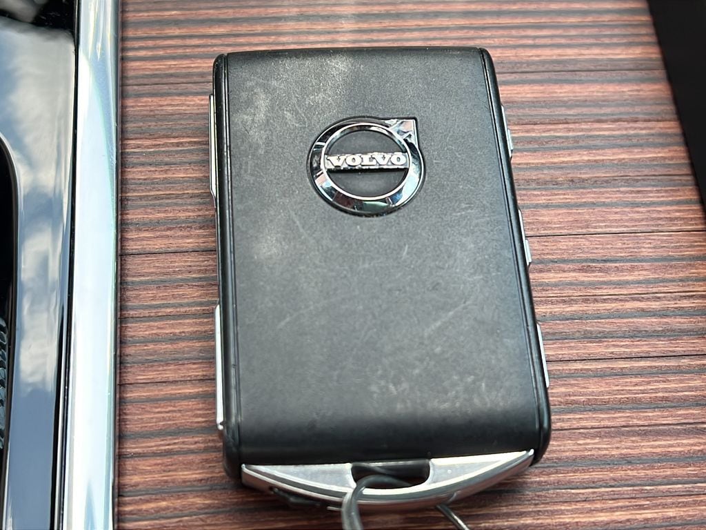 2024 Volvo XC60 Plus - Photo 27