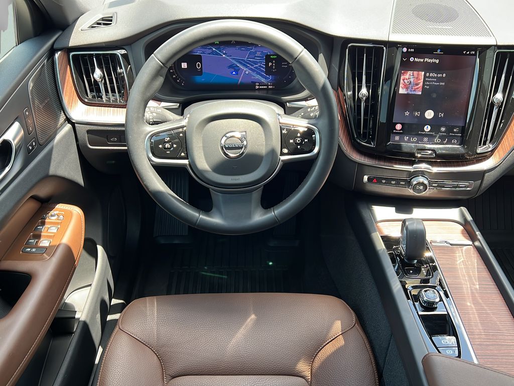 2024 Volvo XC60 Plus - Photo 15