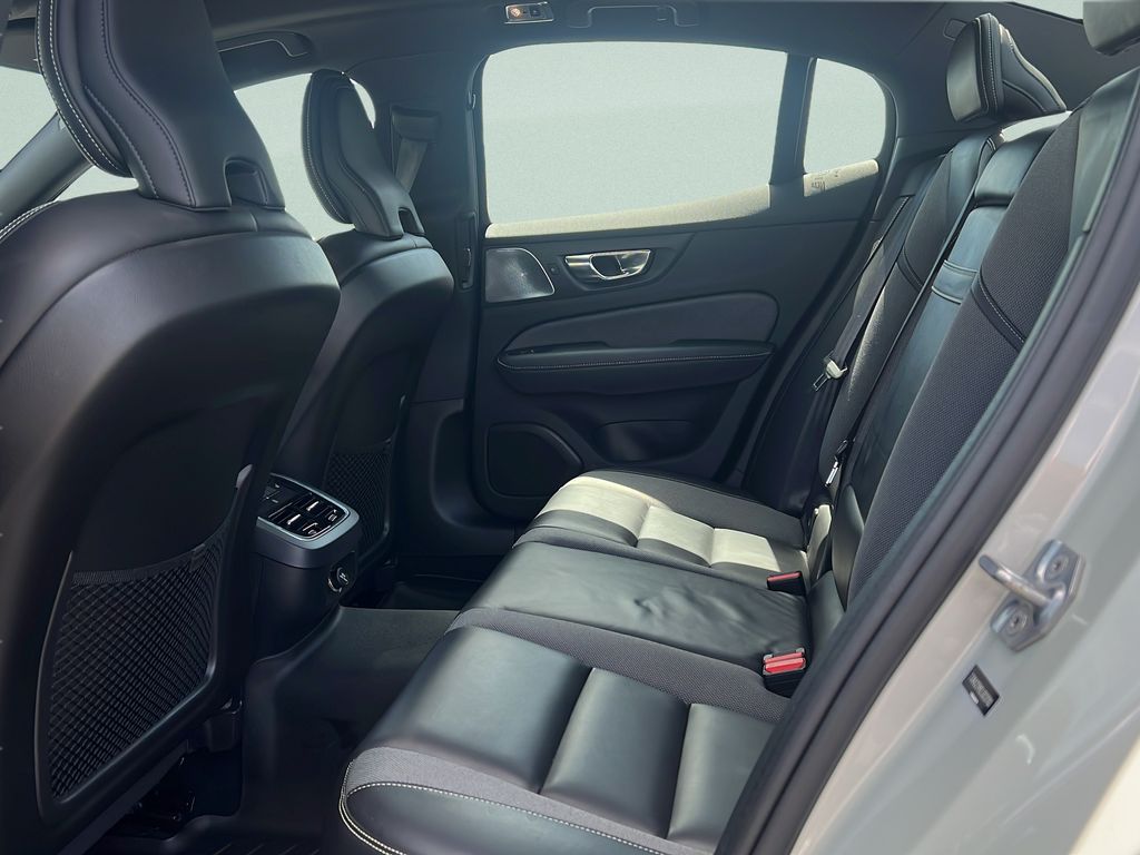 2020 Volvo S60 R-Design - Photo 9