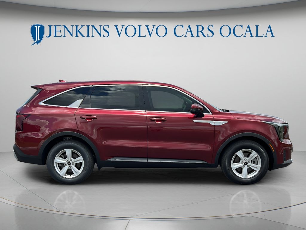 Used 2025 Kia Sorento LX SUV