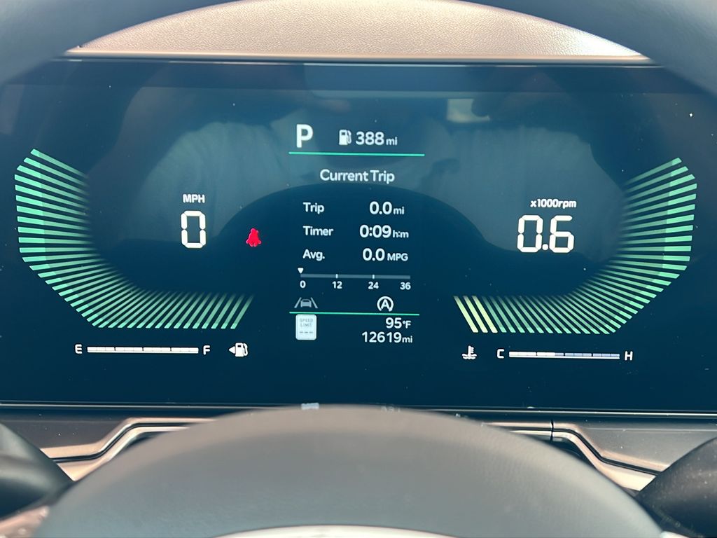 2025 Kia Sorento LX - Photo 24