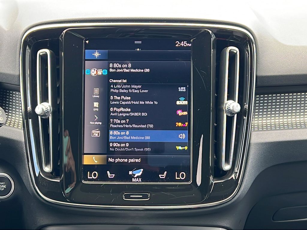 2022 Volvo XC40 R-Design - Photo 17