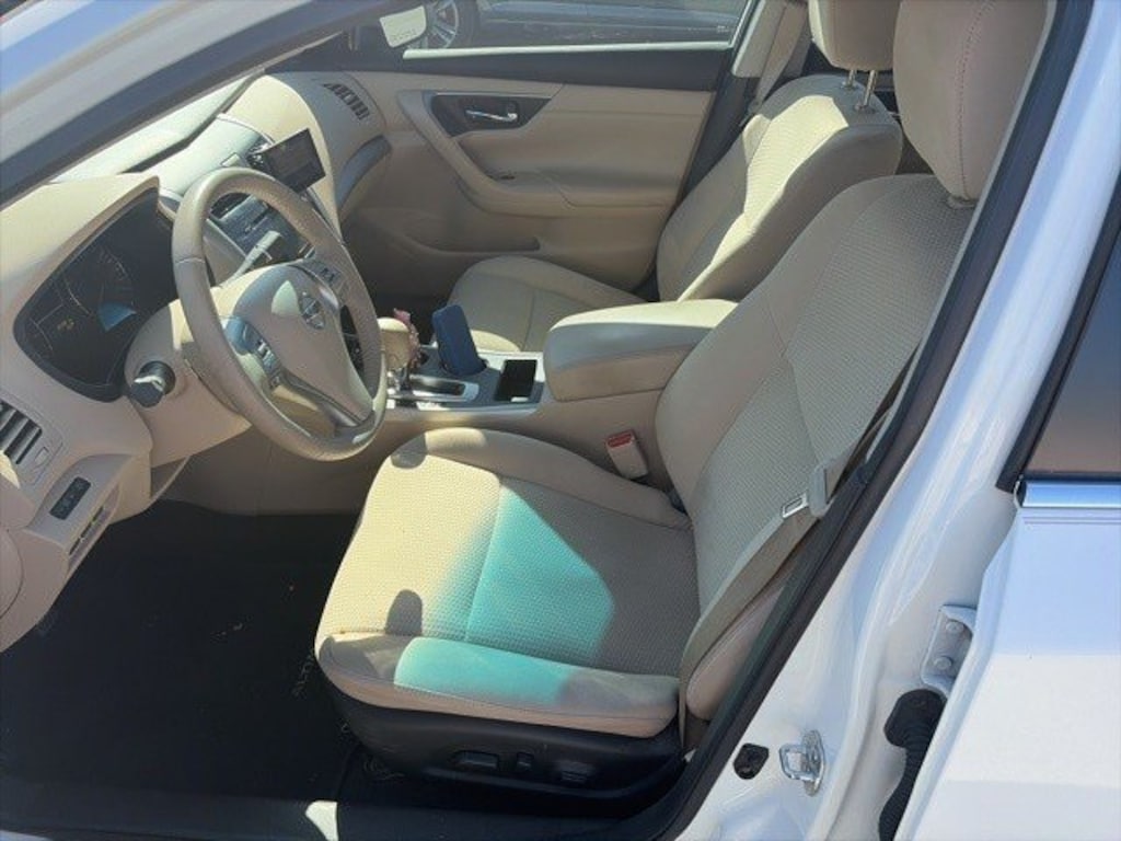 Used 2015 Nissan Altima 2.5 SV Sedan