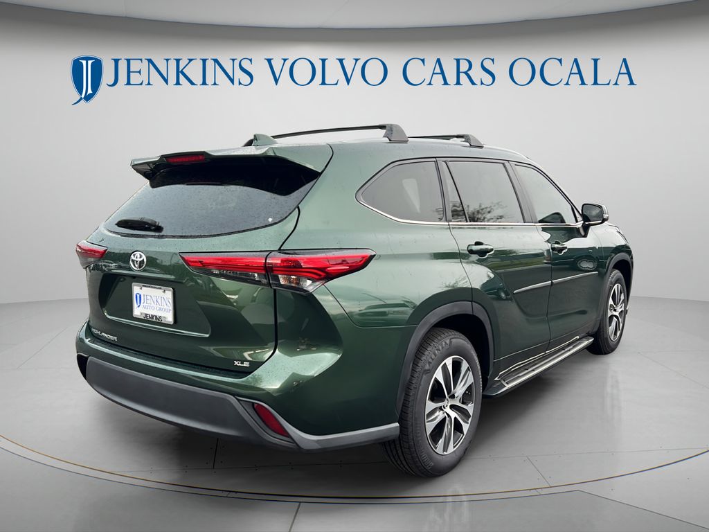 2023 Toyota Highlander XLE - Photo 3