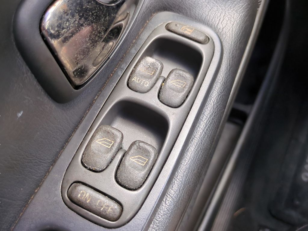 1999 Volvo V70 Base - Photo 17