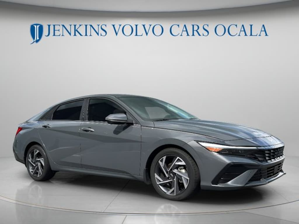 Used 2024 Hyundai Elantra Limited Sedan