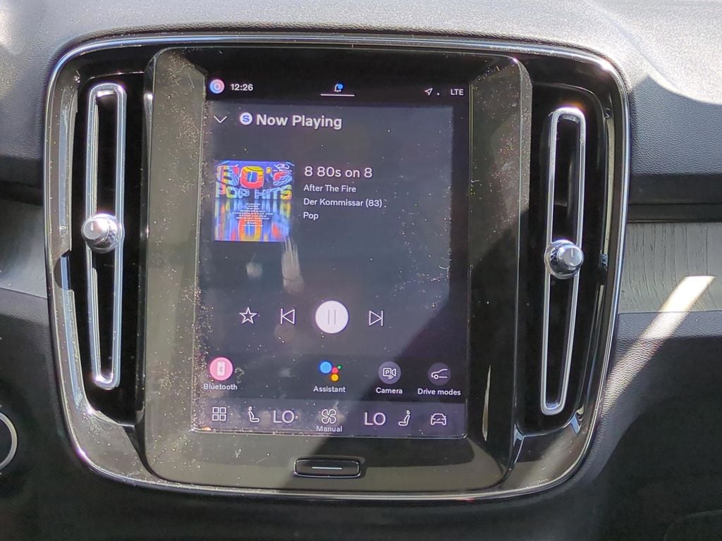 2023 Volvo XC40 Plus - Photo 14