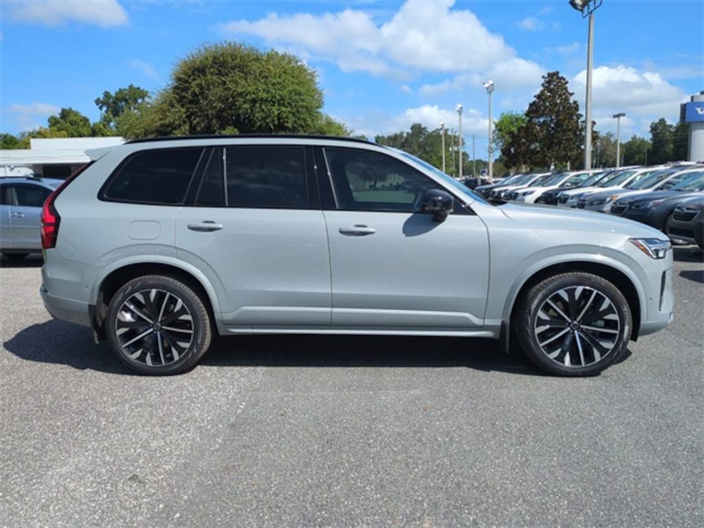 New 2026 Volvo XC90 plug-in hybrid T8 Ultra Dark Theme 7-Seater SUV
