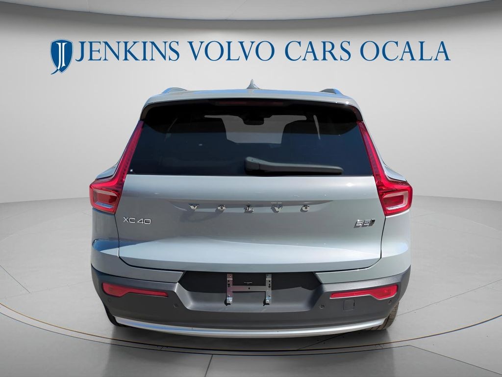 Certified 2025 Volvo XC40 B5 Core SUV