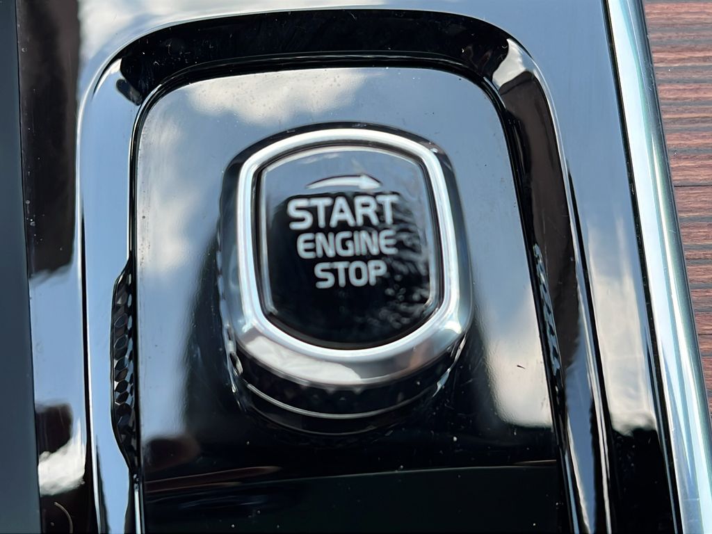 2024 Volvo XC60 Plus - Photo 26