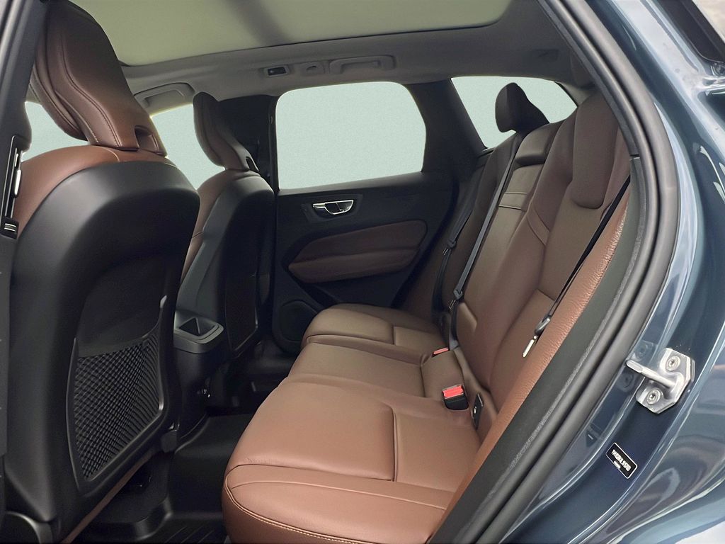 2020 Volvo XC60 Momentum - Photo 10