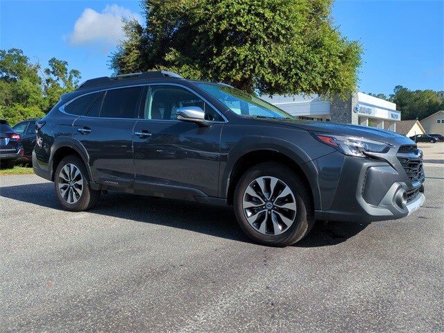 2024 Subaru Outback Touring photo 2