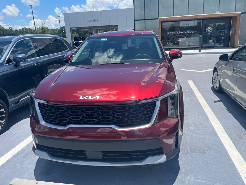 Used 2025 Kia Sorento LX SUV