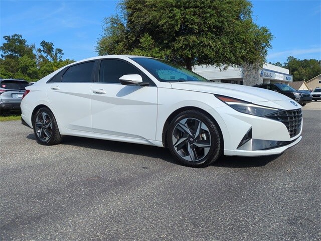 2021 Hyundai Elantra Limited photo 2